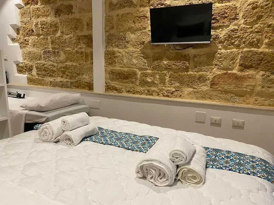 Casuzza Palazzo Storico, Stazione Centrale Palermo Apartament
